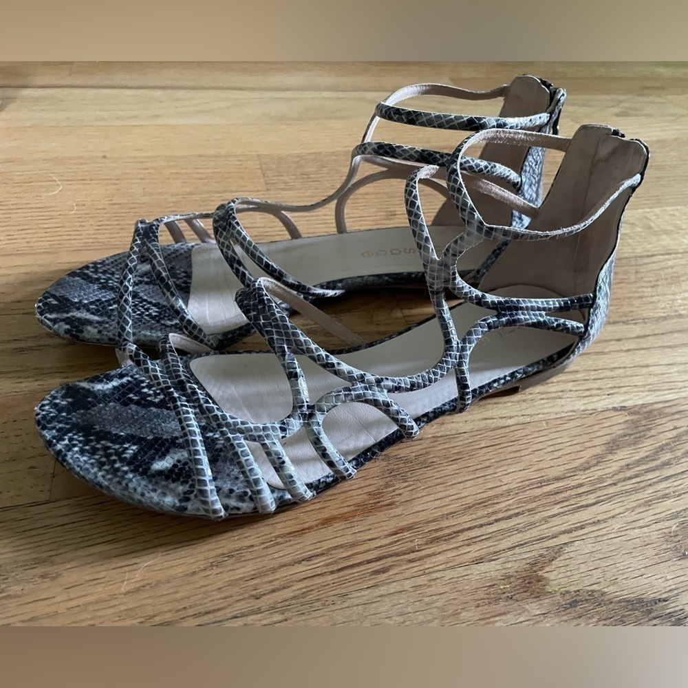 EUC Nursace snakeskin print strappy sandal, 38